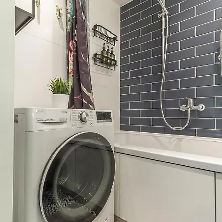 Two Bedroom Close To Kadriorg Park And Center דירה *