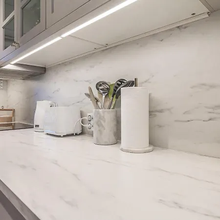 아파트 Two Bedroom Close To Kadriorg Park And Center 탈린