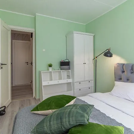 Two Bedroom Close To Kadriorg Park And Center 아파트 탈린