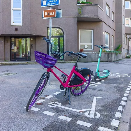 Two Bedroom Close To Kadriorg Park&center