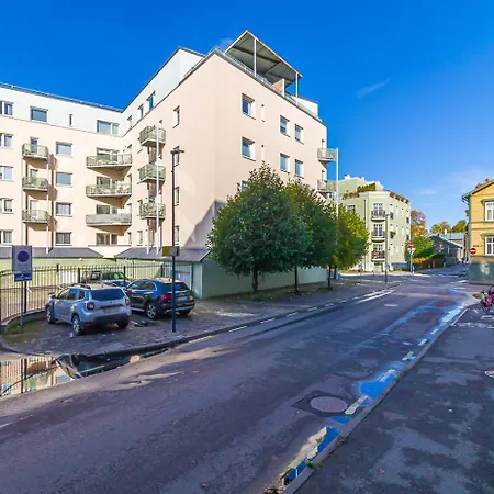 Two-Bedroom Apartment Near Kadriorg Park & City Centre * Tallin