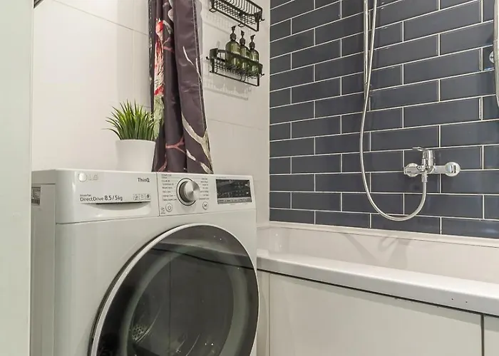 Two Bedroom Close To Kadriorg Park And Center Appartement *