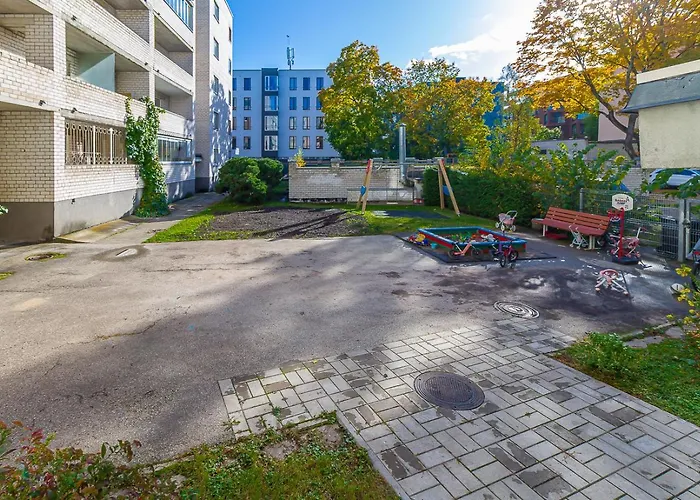 Two Bedroom Close To Kadriorg Park And Center Apartment Reval
