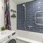 Two-bedroom Near Kadriorg Park & Centre * تالين