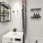 Two-bedroom Near Kadriorg Park & Centre شقة