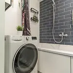 Two-bedroom Near Kadriorg Park & Centre شقة *